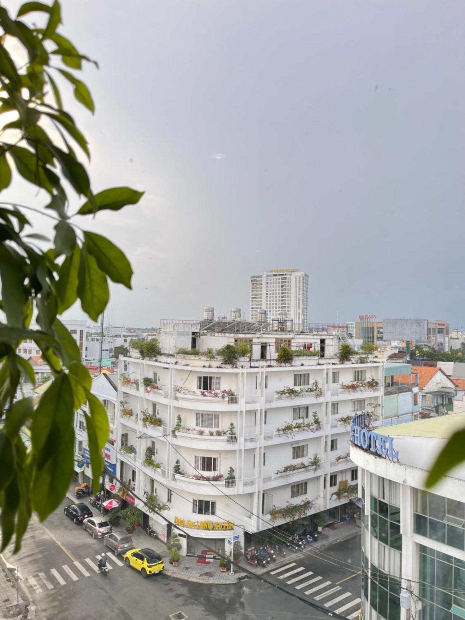 Dong Xuyen Hotel Long Xuyen Exterior photo