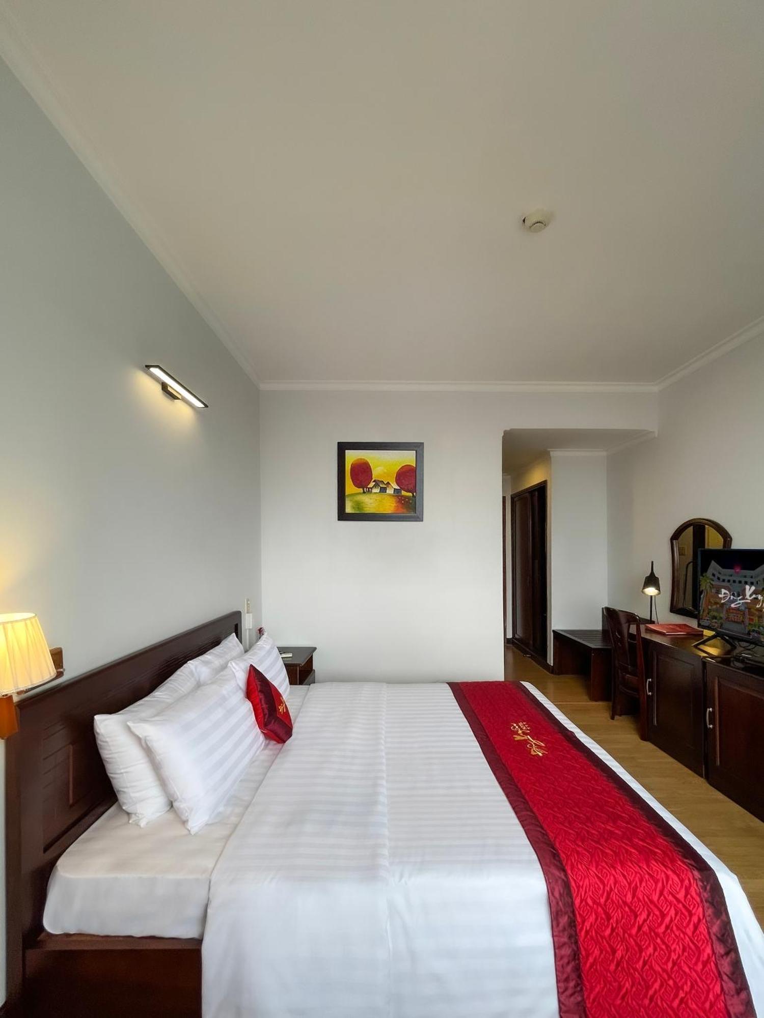 Dong Xuyen Hotel Long Xuyen Exterior photo